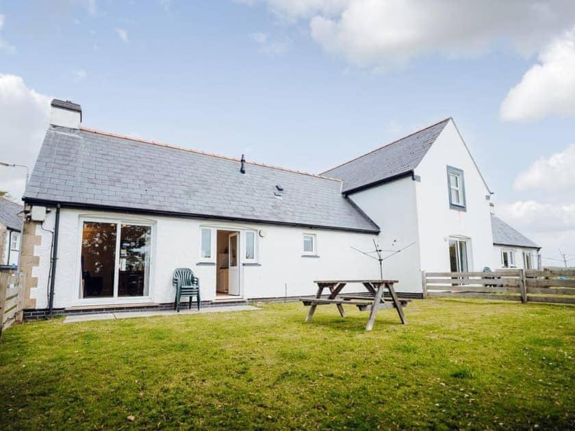 Отель Celtic Haven Lydstep Экстерьер фото