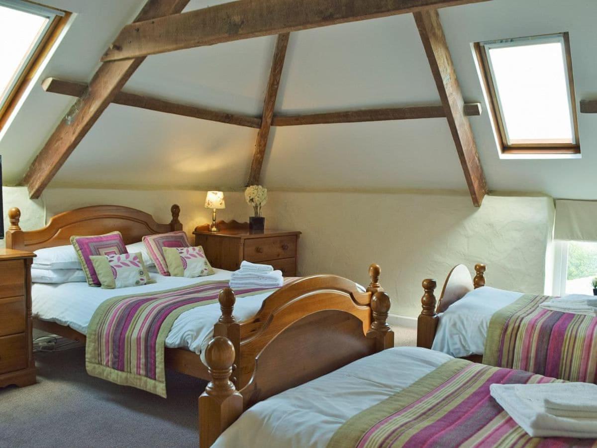 Отель Celtic Haven Lydstep Экстерьер фото
