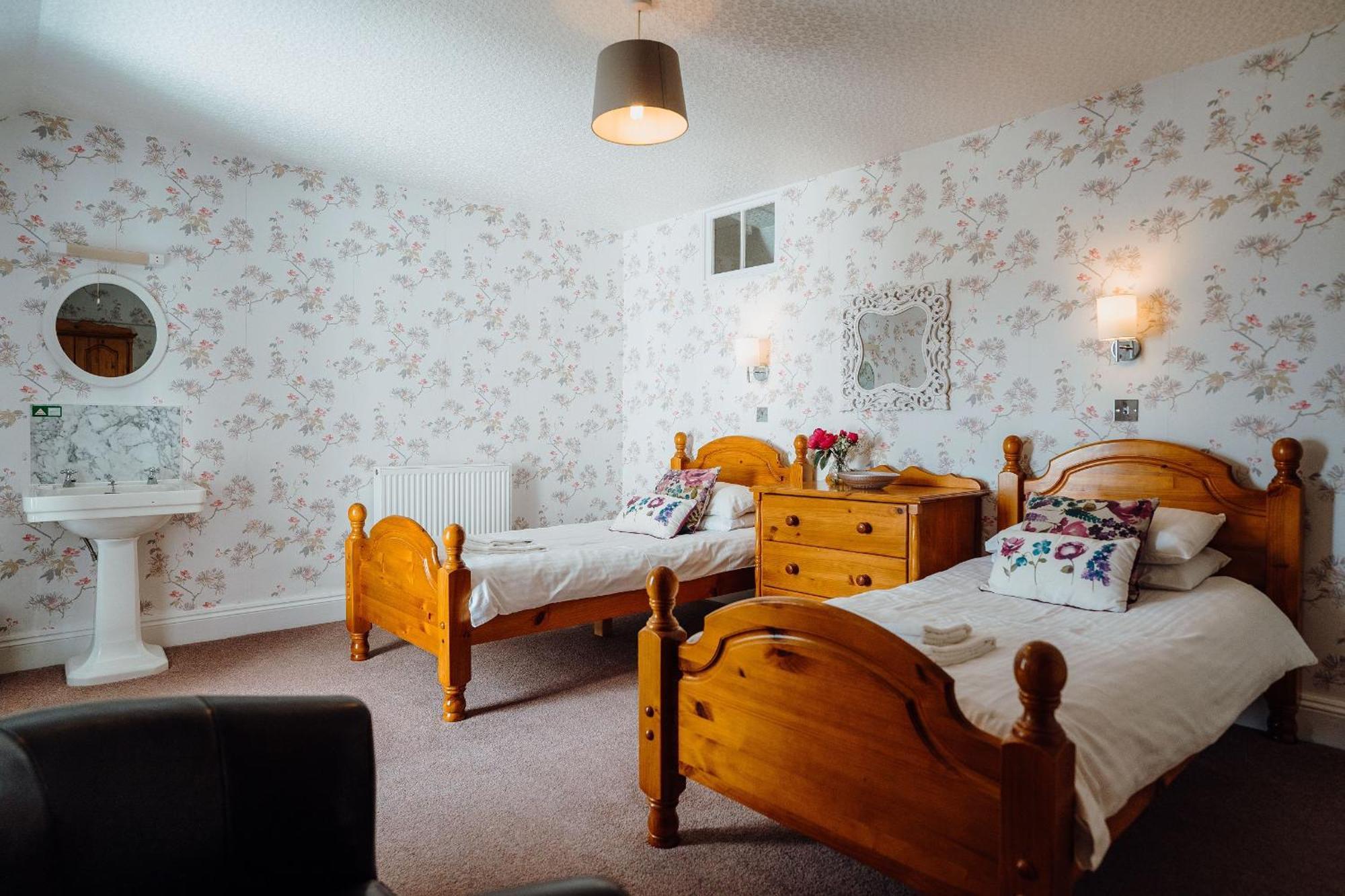 Отель Celtic Haven Lydstep Экстерьер фото